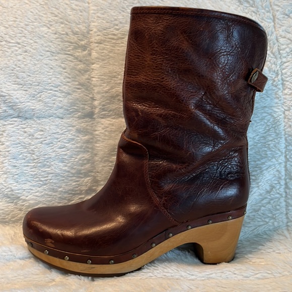 Ugg boots women’s size 9. Brown leather. - Picture 9 of 16